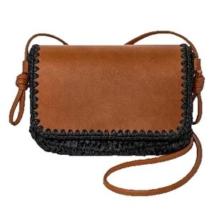 Universal Threads Straw and Faux Leather Flap Purse NWOT